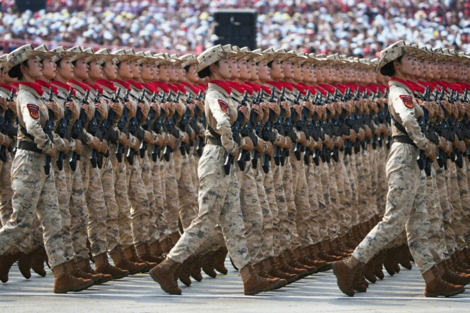 我校组织集中观看九三阅兵 共上爱国主义教育大课10.jpg